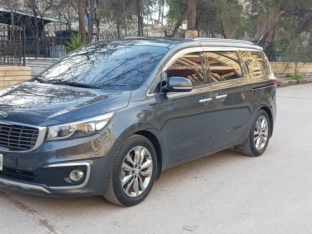 كيا كارنافال 2015 - صورة 3