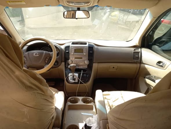 كيا كرنفال 2011 - صورة 4