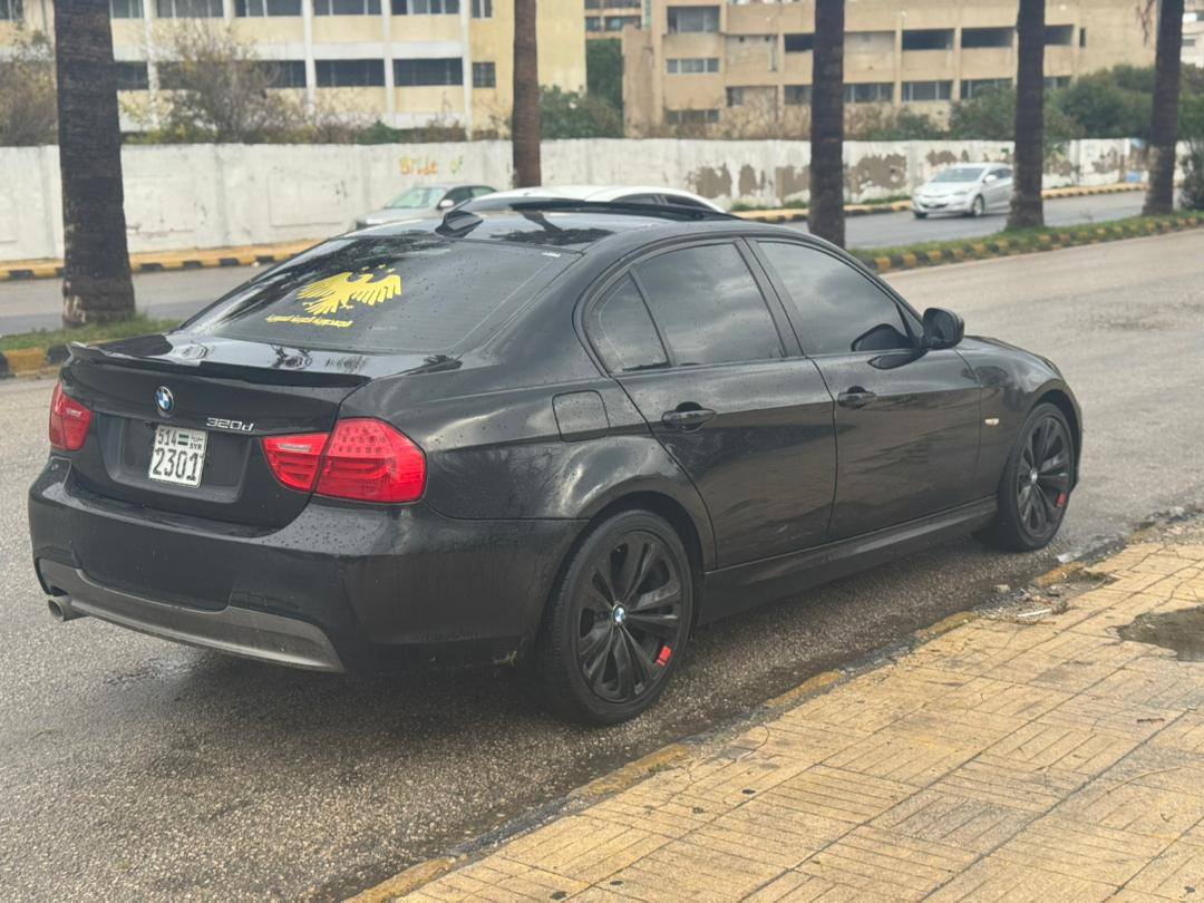 بي ام 320d 2010 - صورة 2