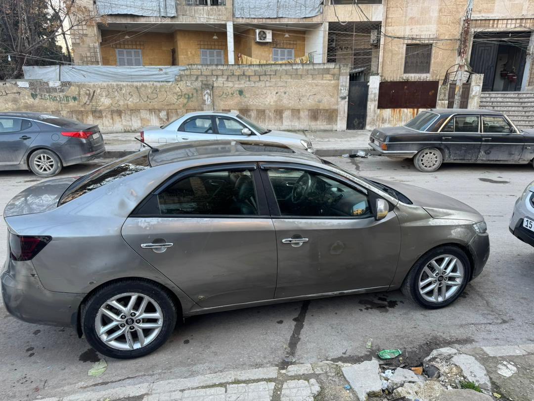 كيا فورتي 2010 - صورة 2