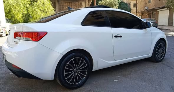 كيا فورتي كوبيه 2012 - صورة 4