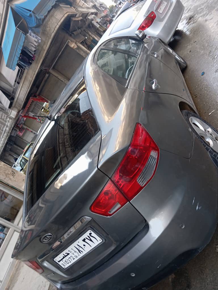 كيا سيراتو 2010 - صورة 3