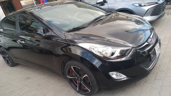 هيونداي أفانتي 2012 - صورة 4