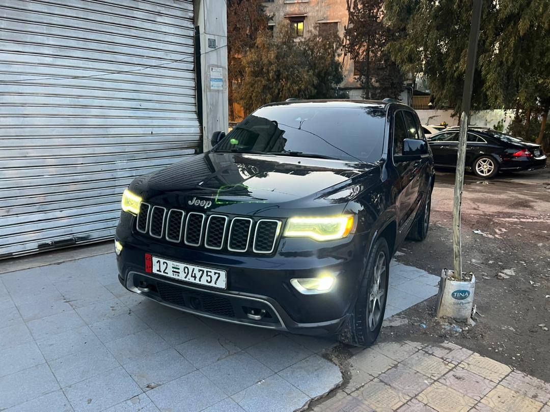 جيب غراند شيروكي 2018 - صورة 1