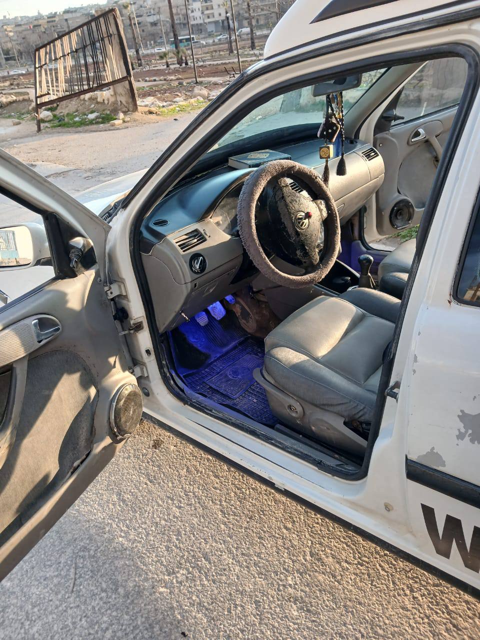 Volkswagen Safira 2005 - صورة 3