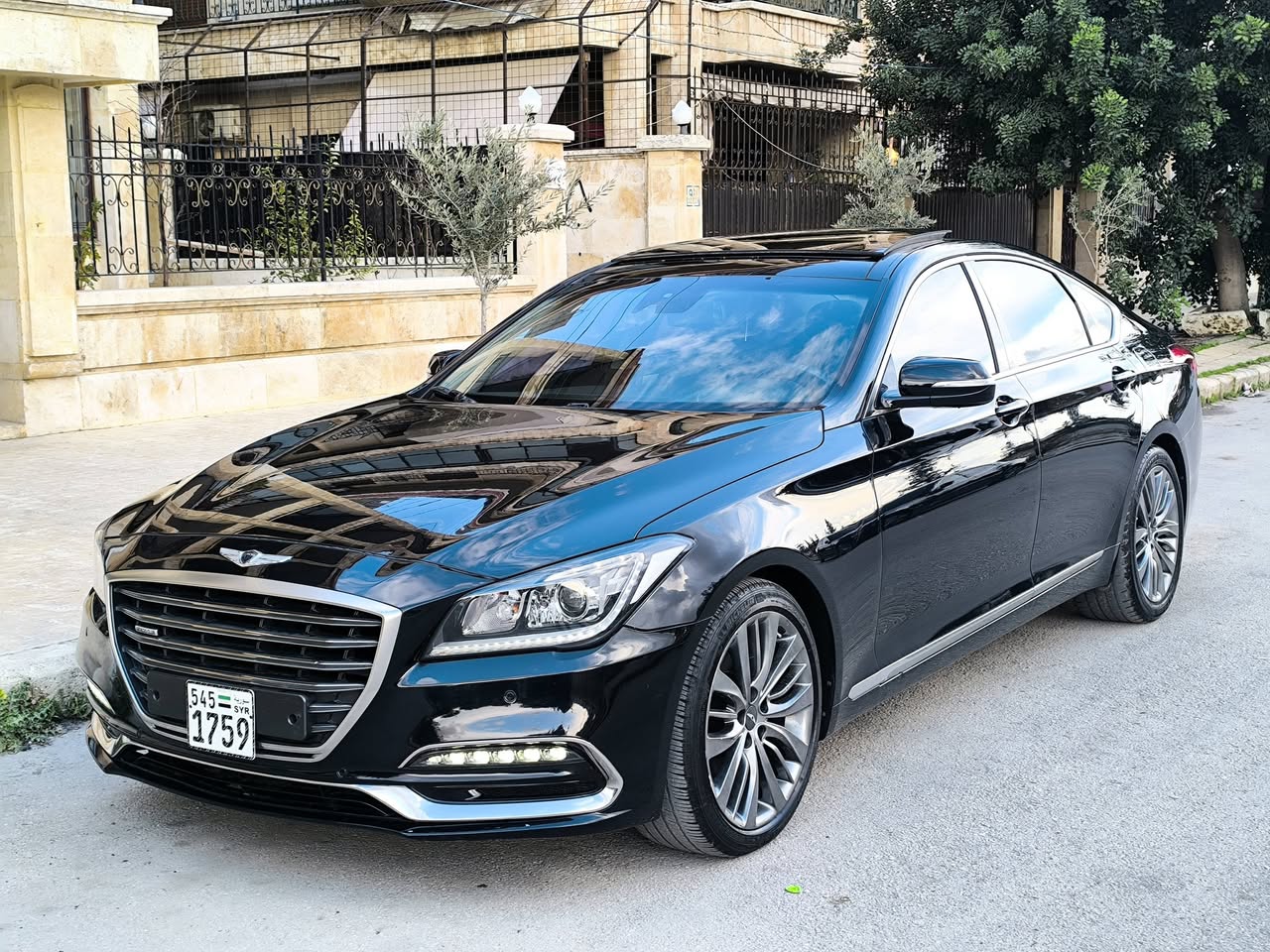 جنسس جي 80 2015 - صورة 1