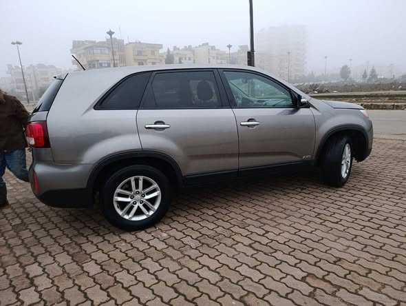 كيا سيرنتو 2015 - صورة 4