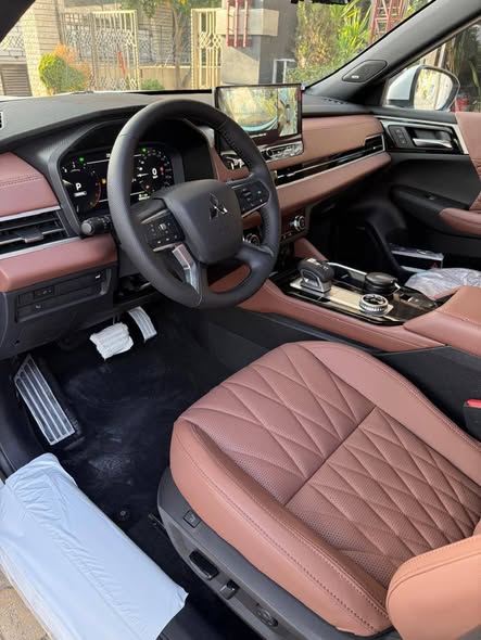 متسوبيشي أوت لاندر 2026 - صورة 2