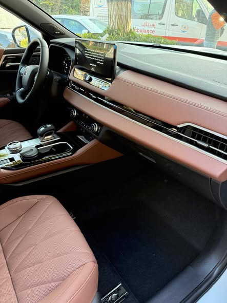 متسوبيشي أوت لاندر 2026 - صورة 3