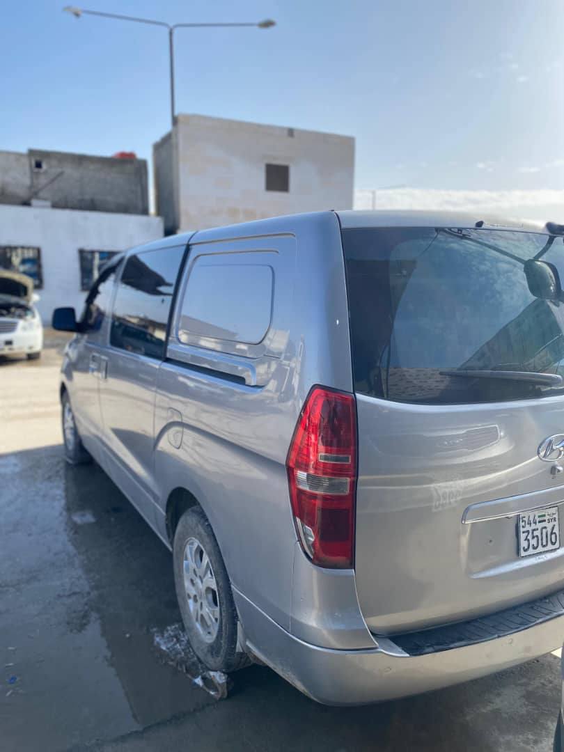 Hyundai H-1 2012 - صورة 1