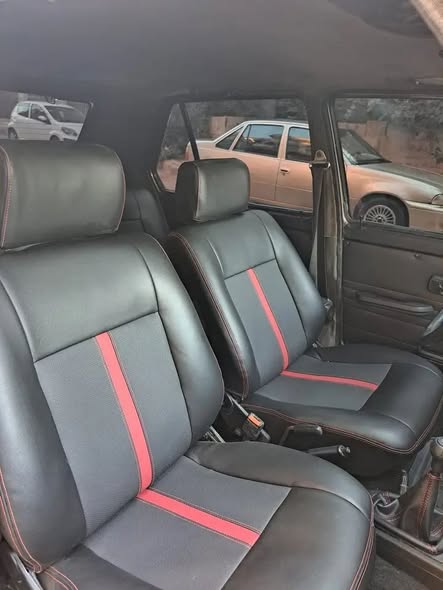 Volkswagen Golf 1976 - صورة 4