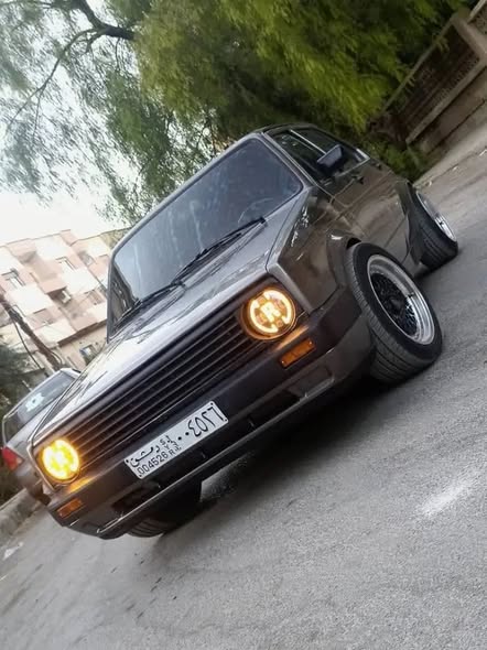 Volkswagen Golf 1976 - صورة 5