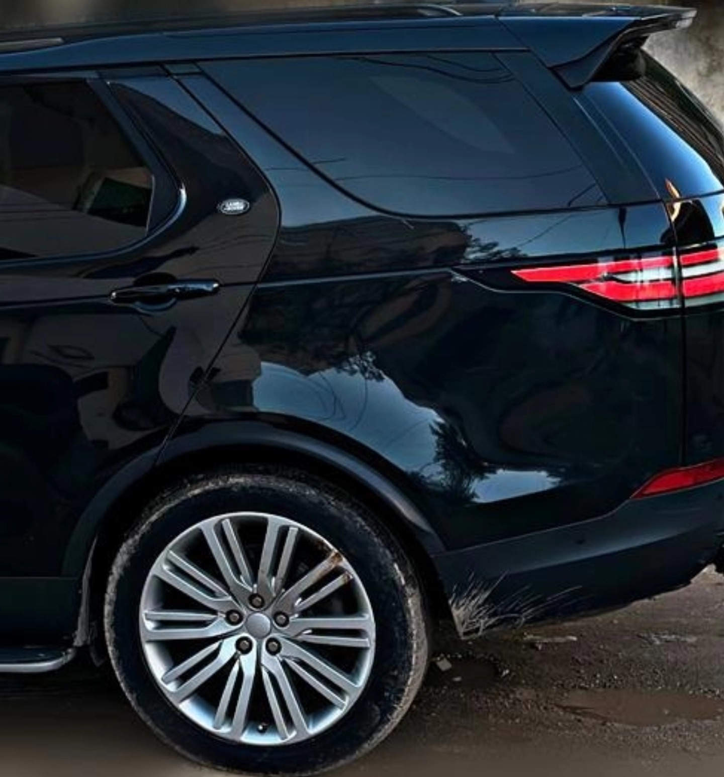 لاند روفر ديسكفري 2017 - صورة 4