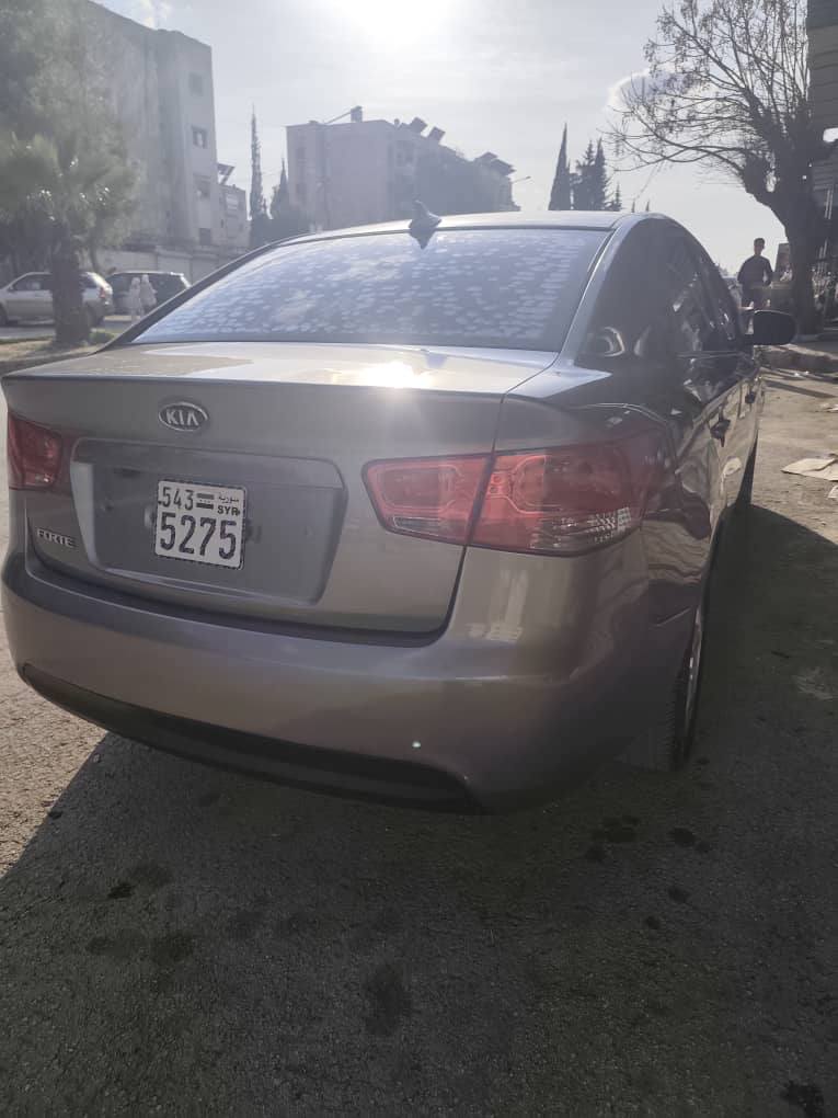 كيا فورتي 2011 - صورة 5