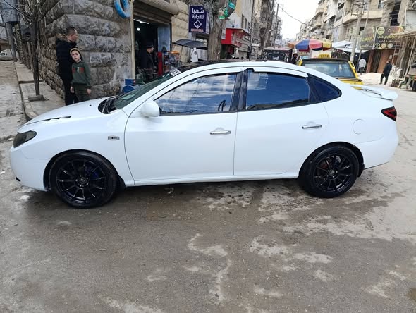 Hyundai Elantra 2009 - صورة 4