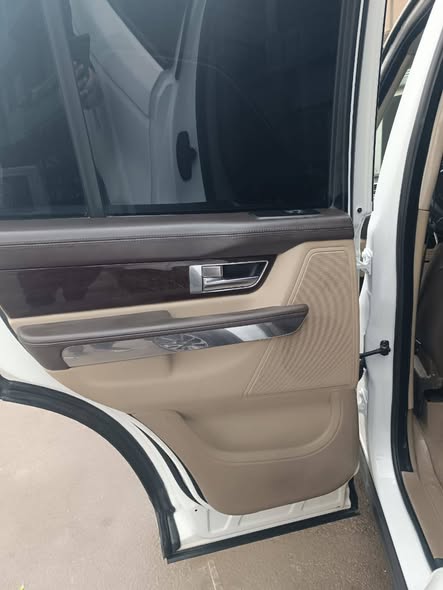 رنج روفر سبورت 2012 - صورة 5