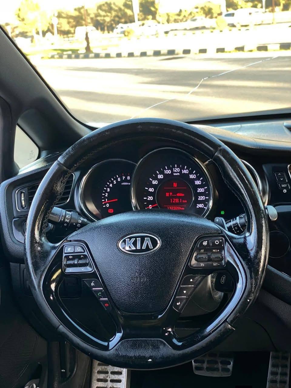 كيا سيد كوبيه 2015 - صورة 4