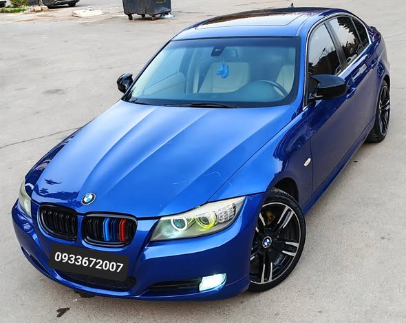 BMW 323i 2011 - صورة 1