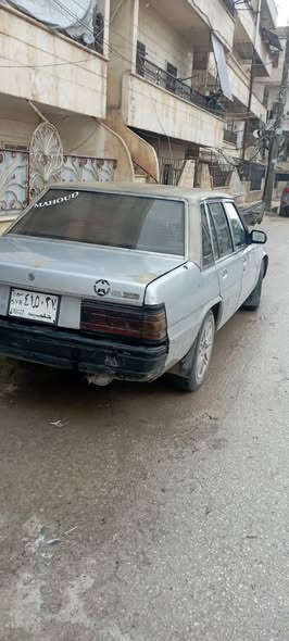 مازدا 929 1983 - صورة 4