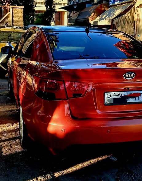 كيا فورتي 2010 - صورة 2