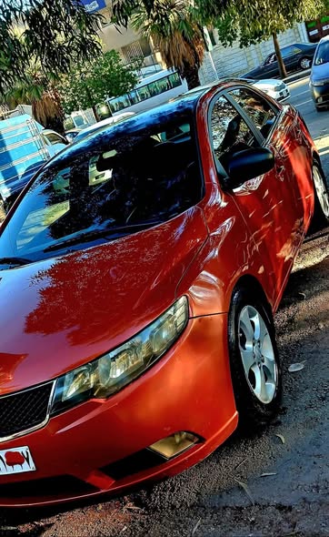 كيا فورتي 2010 - صورة 3