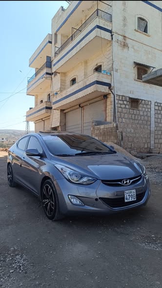 هيونداي افانتي 2011 - صورة 3