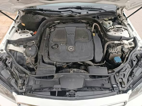 MERCEDES BENZ E300 2016 - صورة 4