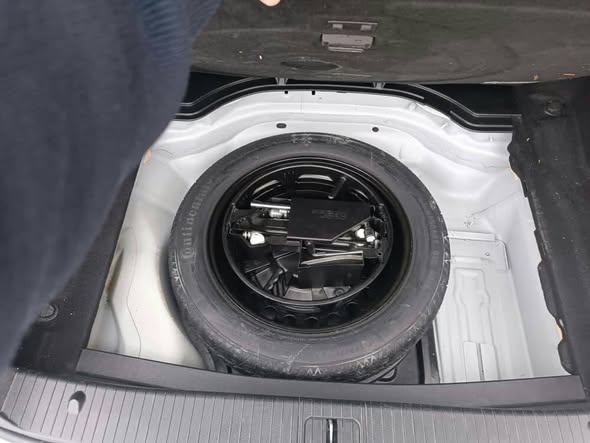 MERCEDES BENZ E300 2016 - صورة 5