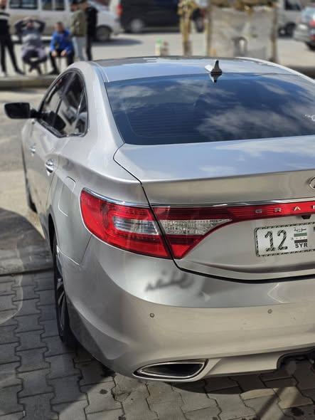 هيونداي ازيرا 2012 - صورة 4