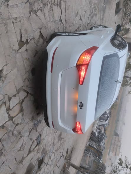 كيا K5 2011 - صورة 4