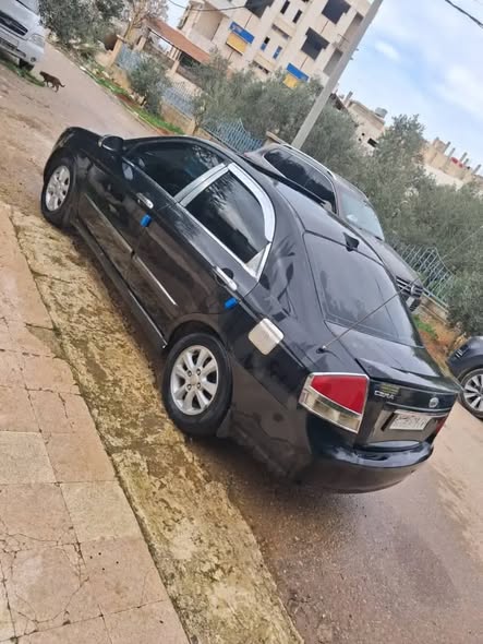 كيا سيراتو 2008 - صورة 2