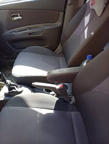 كيا ريو 2011 - صورة 4