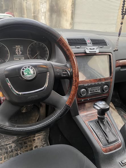 سكودا اوكتافيا 2009 - صورة 1