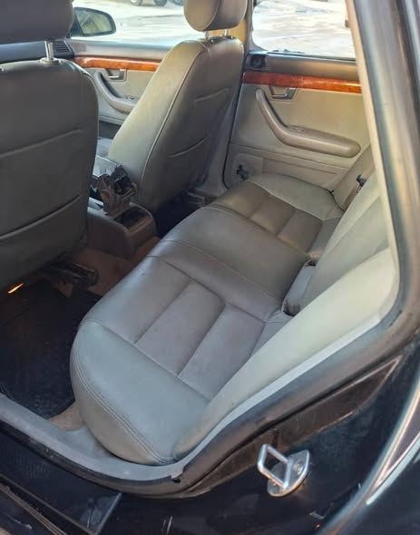 اودي اي 4 2001 - صورة 2