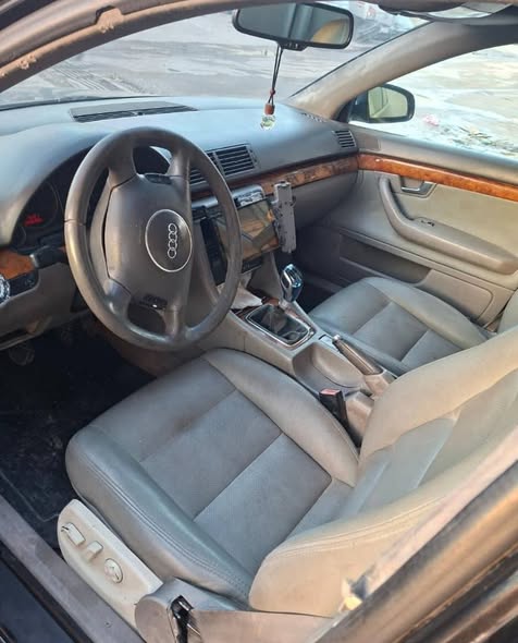 اودي اي 4 2001 - صورة 3