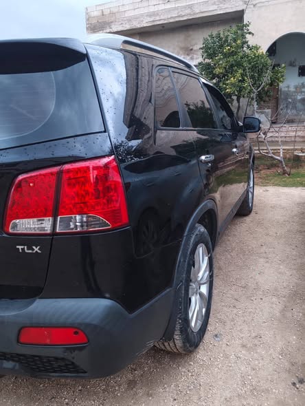 كيا سورينتو 2011 - صورة 3