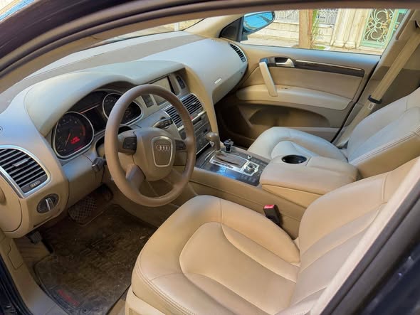 أودي Q7 2011 - صورة 2