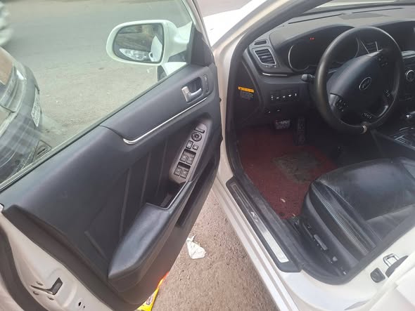 كيا كادينزا 2012 - صورة 3