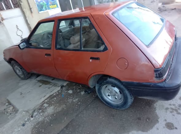 كولت كولت 1983 - صورة 4