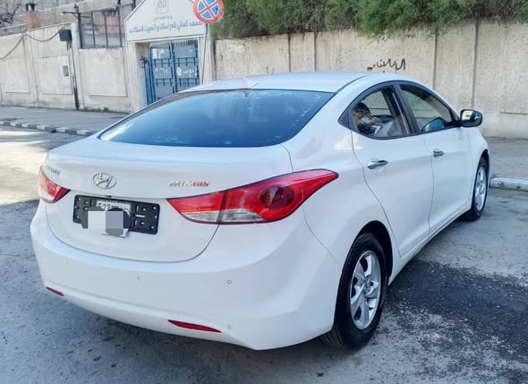 هيونداي أفانتي 2011 - صورة 3