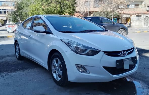 هيونداي أفانتي 2011 - صورة 4