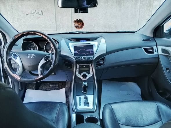 هيونداي أفانتي 2011 - صورة 5