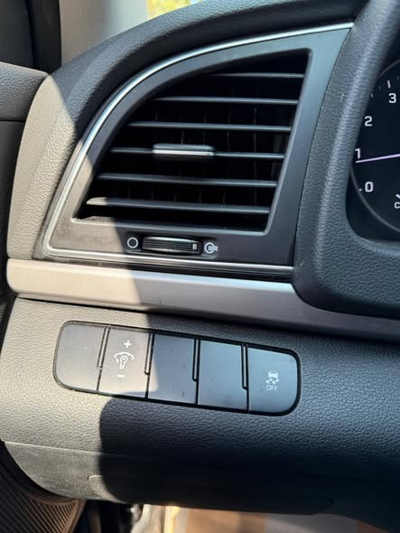 هيونداي افانتي 2016 - صورة 2