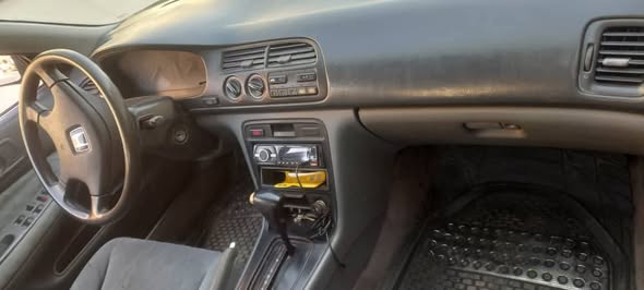 هوندا اكورد 1995 - صورة 1