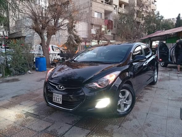 هونداي افانتي 2012 - صورة 2