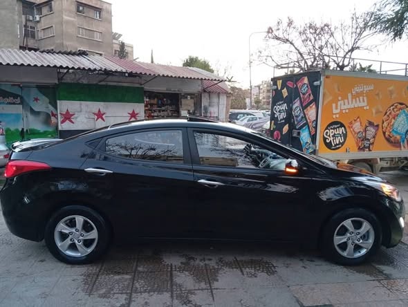 هونداي افانتي 2012 - صورة 4