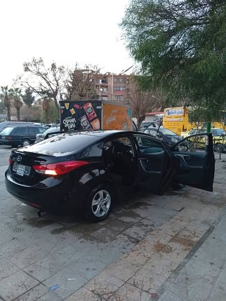 هونداي افانتي 2012 - صورة 5