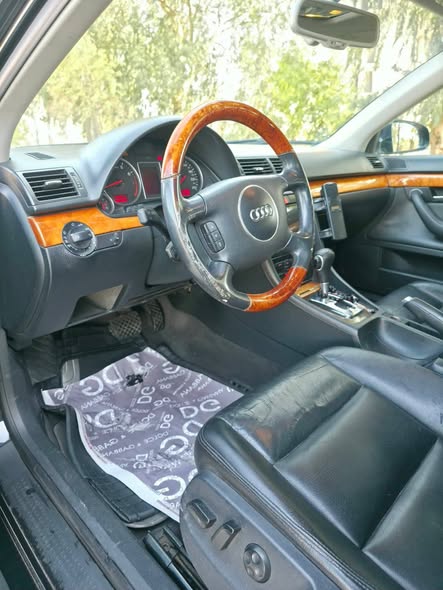 اودي A4 2004 - صورة 3