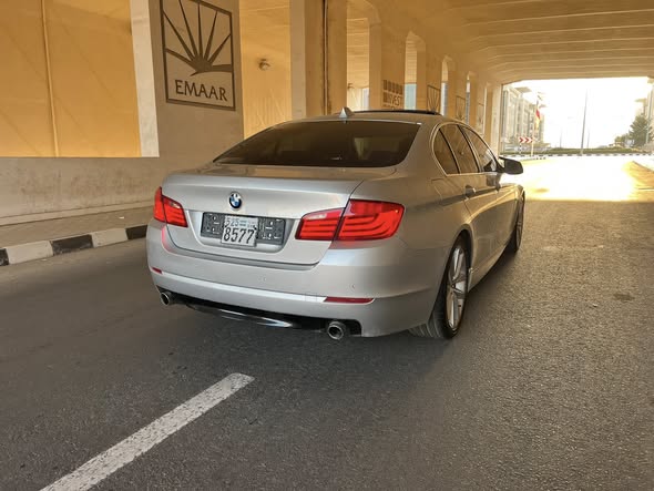 BMW 530i 2011 - صورة 2
