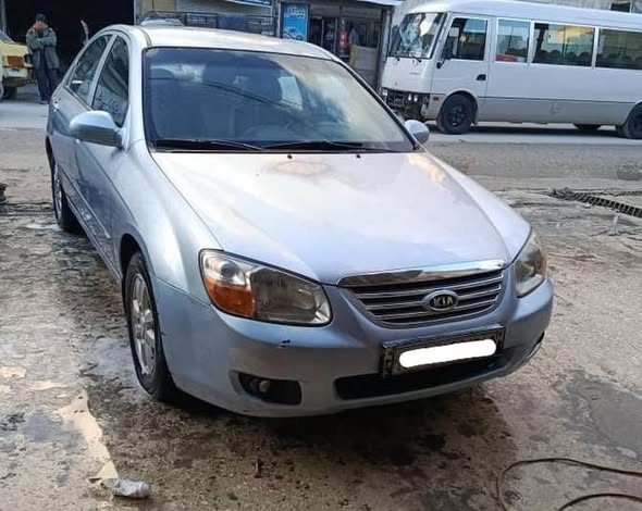 كيا سيراتو 2008 - صورة 2